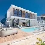 Elite Pearl Villa *
